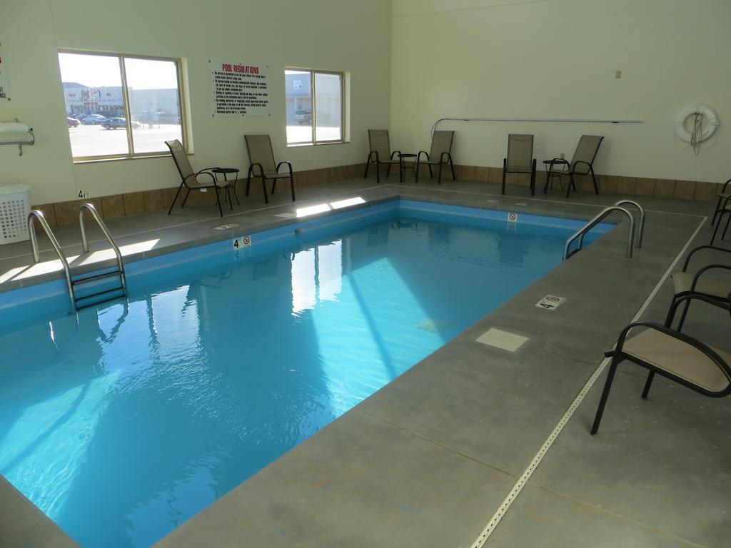 The Edgewood Hotel And Suites Fairbury Eksteriør billede