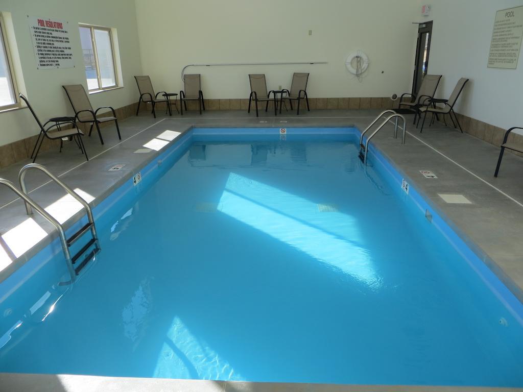 The Edgewood Hotel And Suites Fairbury Eksteriør billede